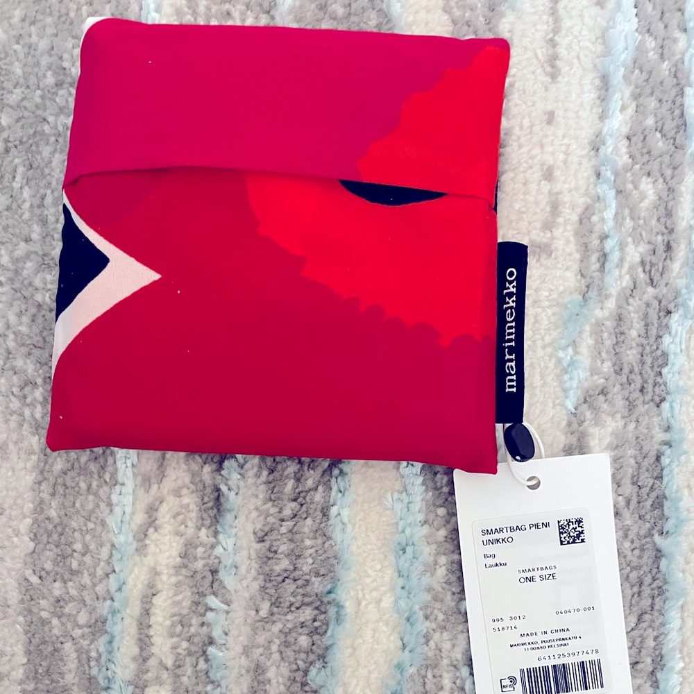 NWT Marimekko Red Unikko Smartbag